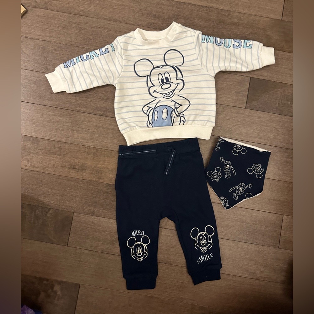 🌟Disney - Mickey 3 Piece Sweatshirt/Sweatpants Set 3-6 Months🌟